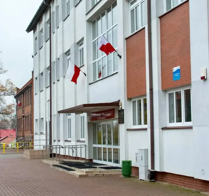 Zbiórka na defibrylatory AED dla szkoły w Dźwierzutach