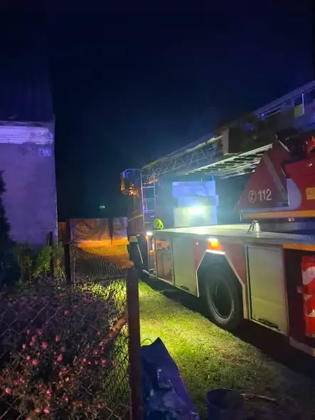Pożar sadzy w przewodzie kominowym w Gromie — akcja trzech jednostek