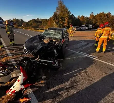 Wypadek drogowy w Leleszkach. Do akcji ruszyły służby ratunkowe