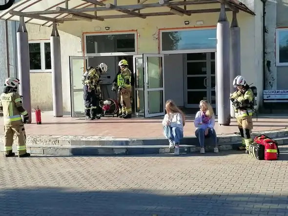 Ćwiczenia ewakuacyjne w Szkole Podstawowej w Pasymiu z udziałem OSP