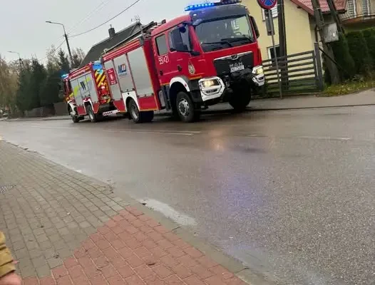 Poranny wyjazd strażaków z OSP Świętajno do pomocy zespołowi ratownictwa medycznego