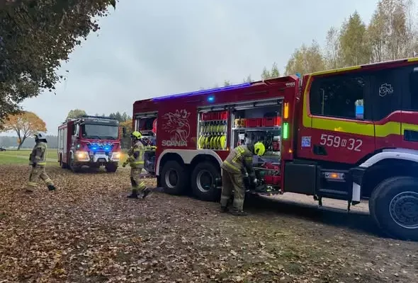 Pożar domu w Głuchu. Do akcji ruszyło kilkanaście zastępów straży